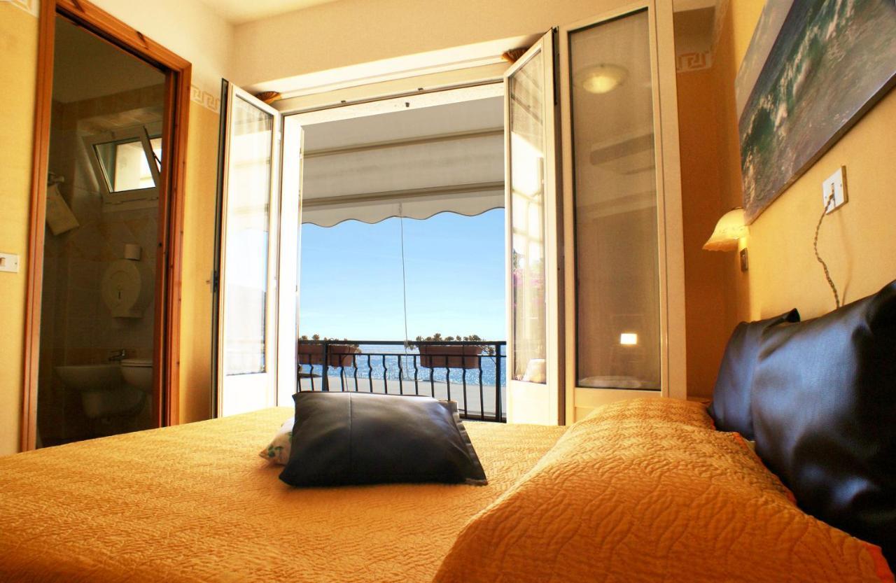 Albergo La Pineta Marina dʼMarina dʼAndora Zewnętrze zdjęcie