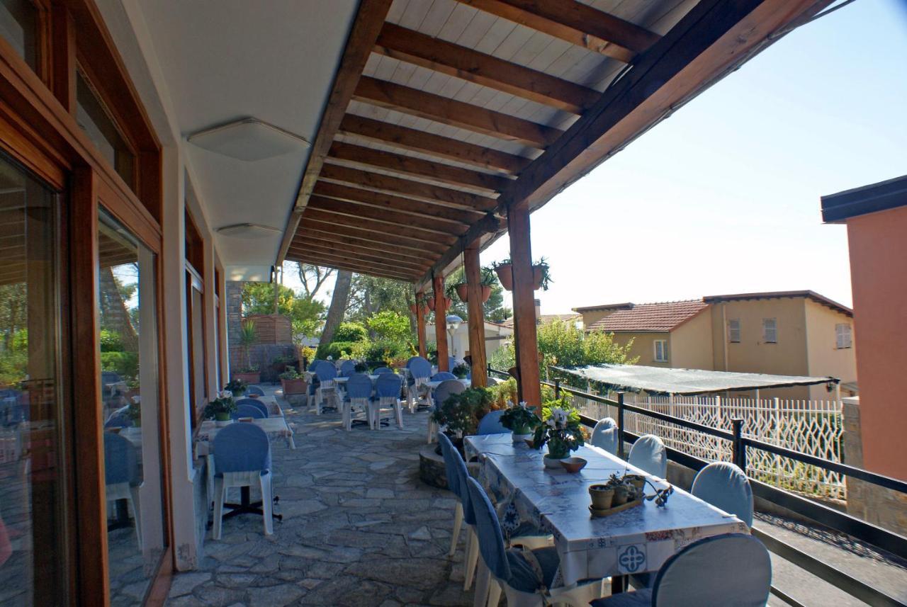 Albergo La Pineta Marina dʼMarina dʼAndora Zewnętrze zdjęcie