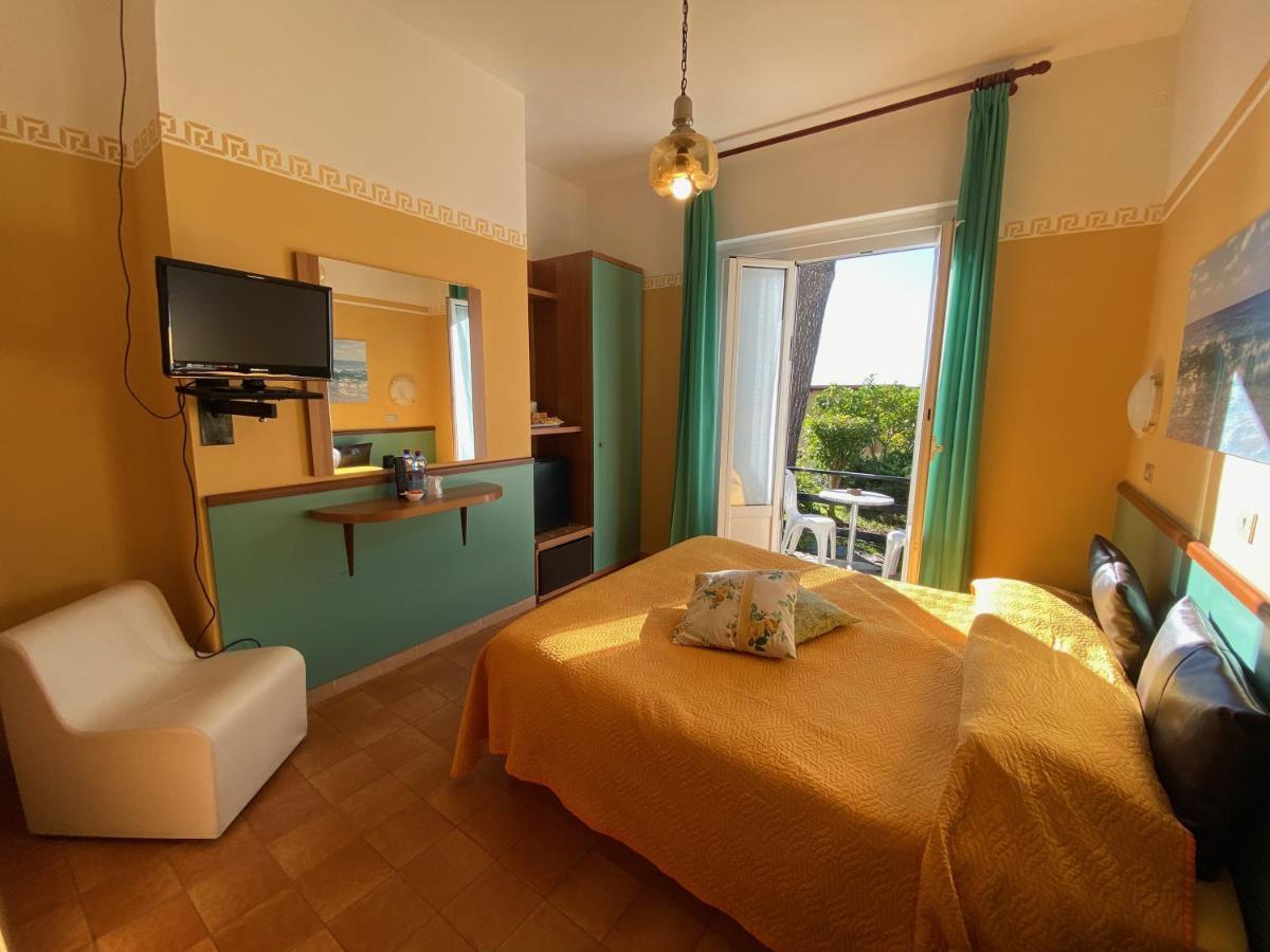 Albergo La Pineta Marina dʼMarina dʼAndora Zewnętrze zdjęcie