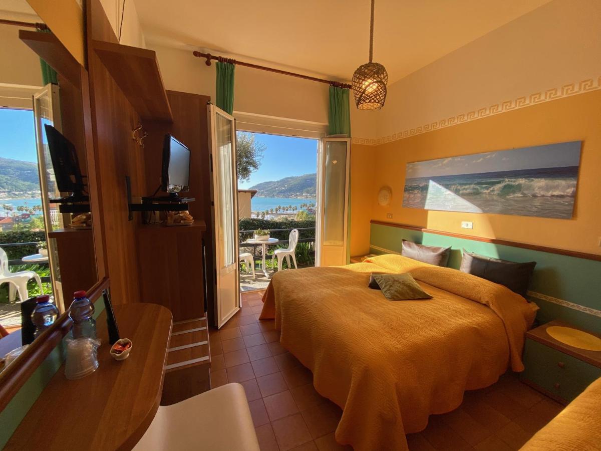 Albergo La Pineta Marina dʼMarina dʼAndora Zewnętrze zdjęcie